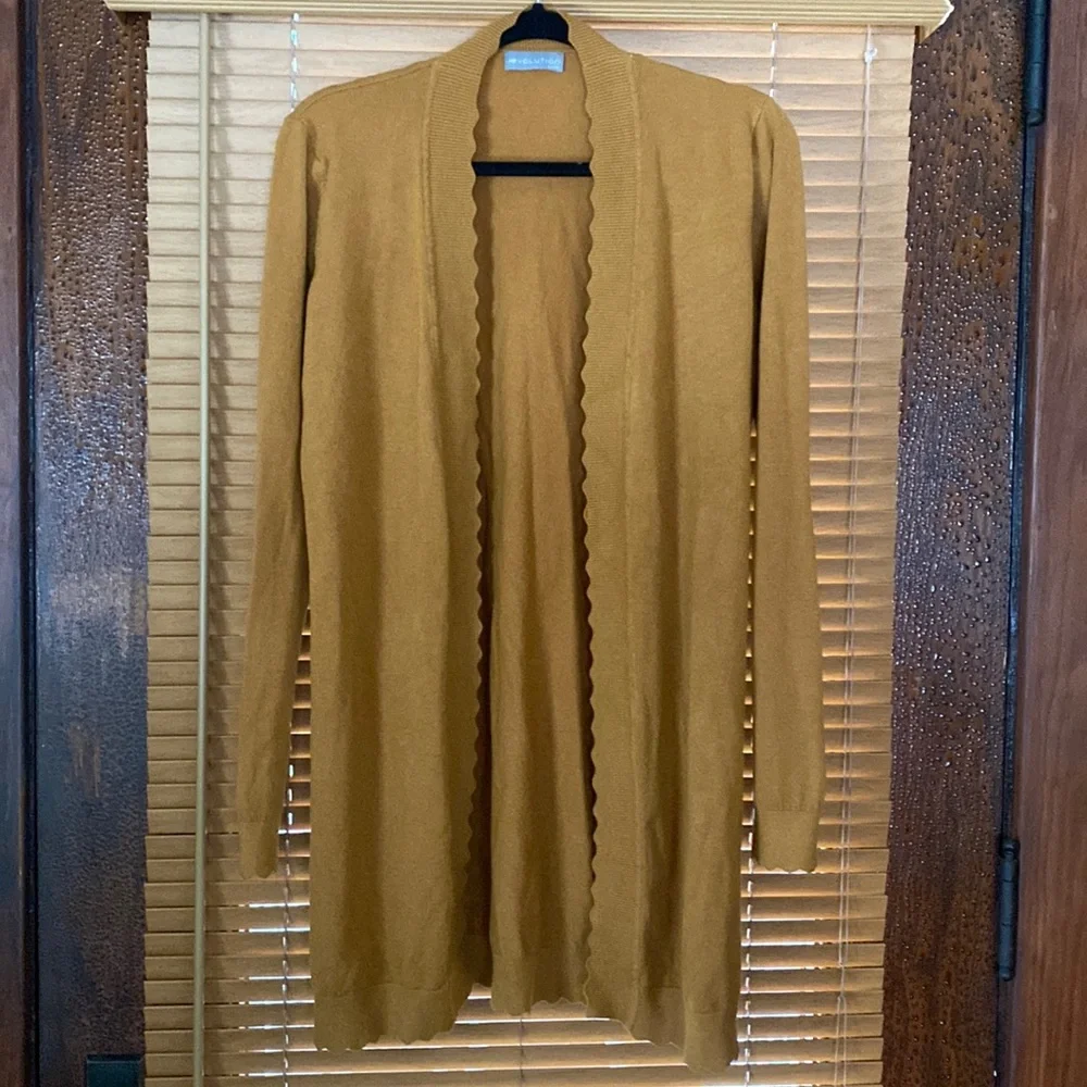 Mustard tan cardigan with scalloped cuffs and hem - Picture 1 of 4